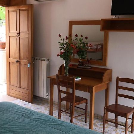 "Villa Pompei" Camere Familiari Exterior foto